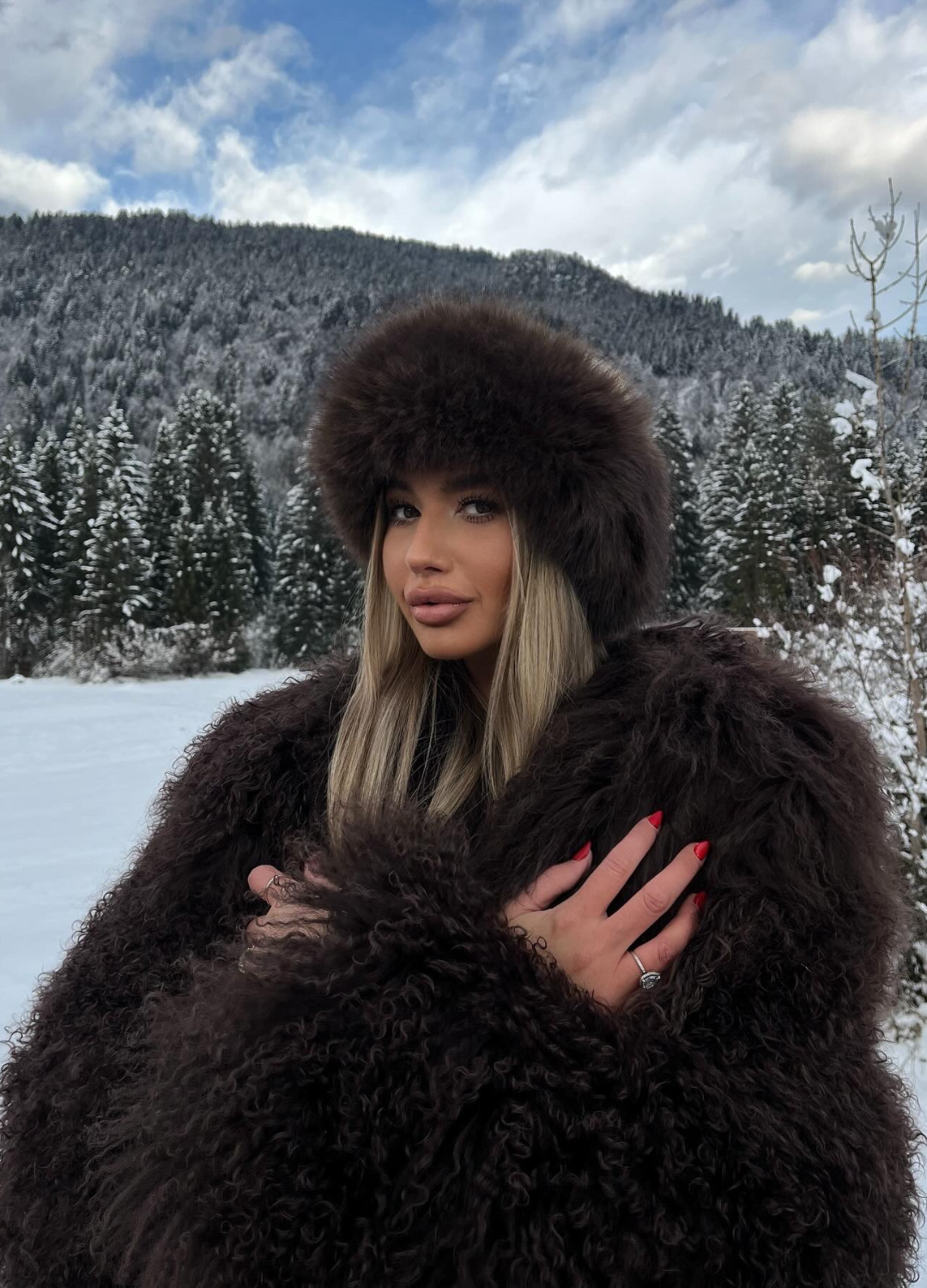 Alternative view of Trak - Charm