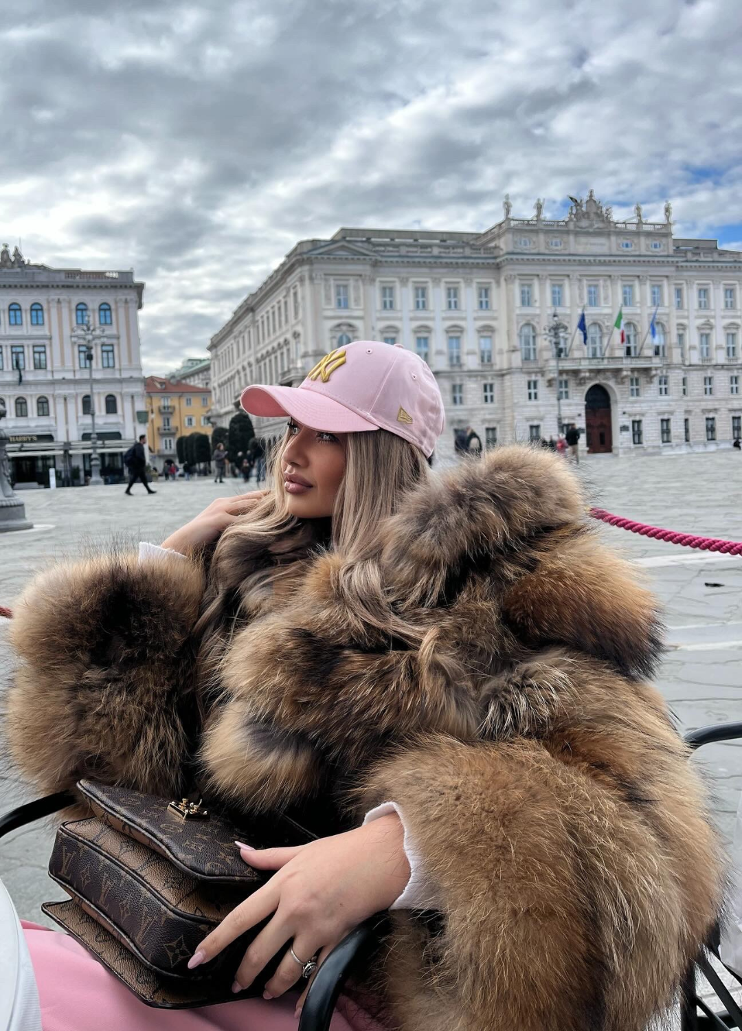 Krznena jakna - Hooded