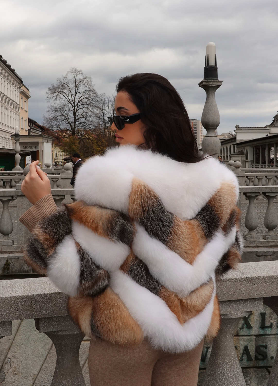 Alternative view of Krznena bunda - Big Babyloo