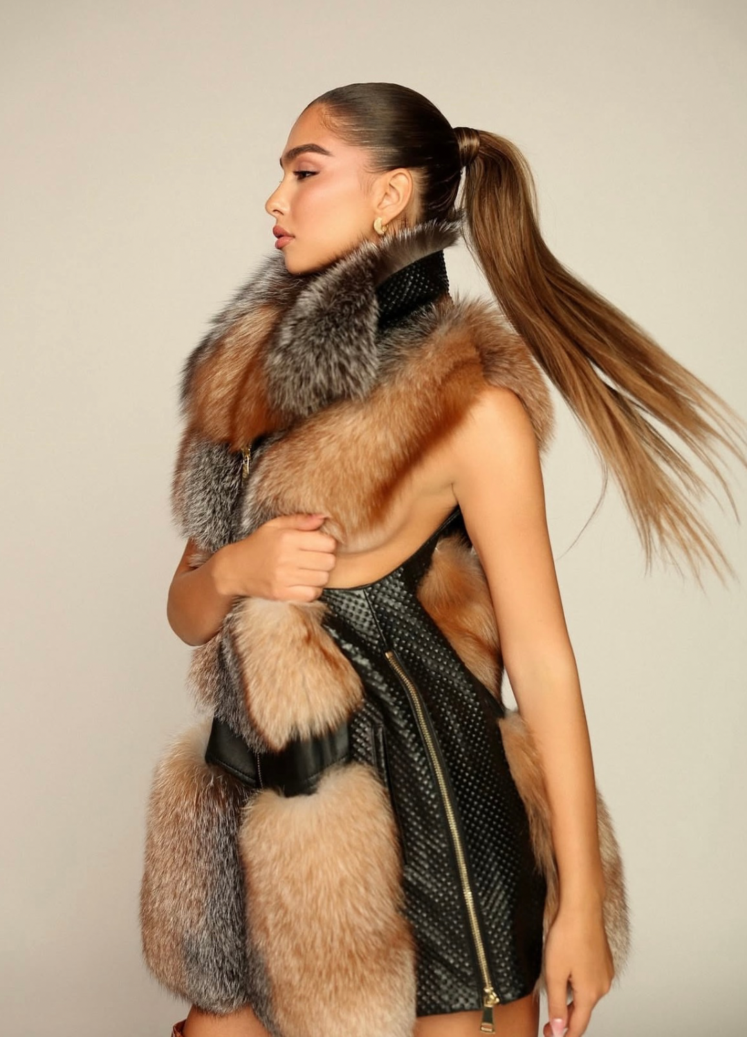 Alternative view of Usnjen brezrokavnik z dodanim krznom - Era